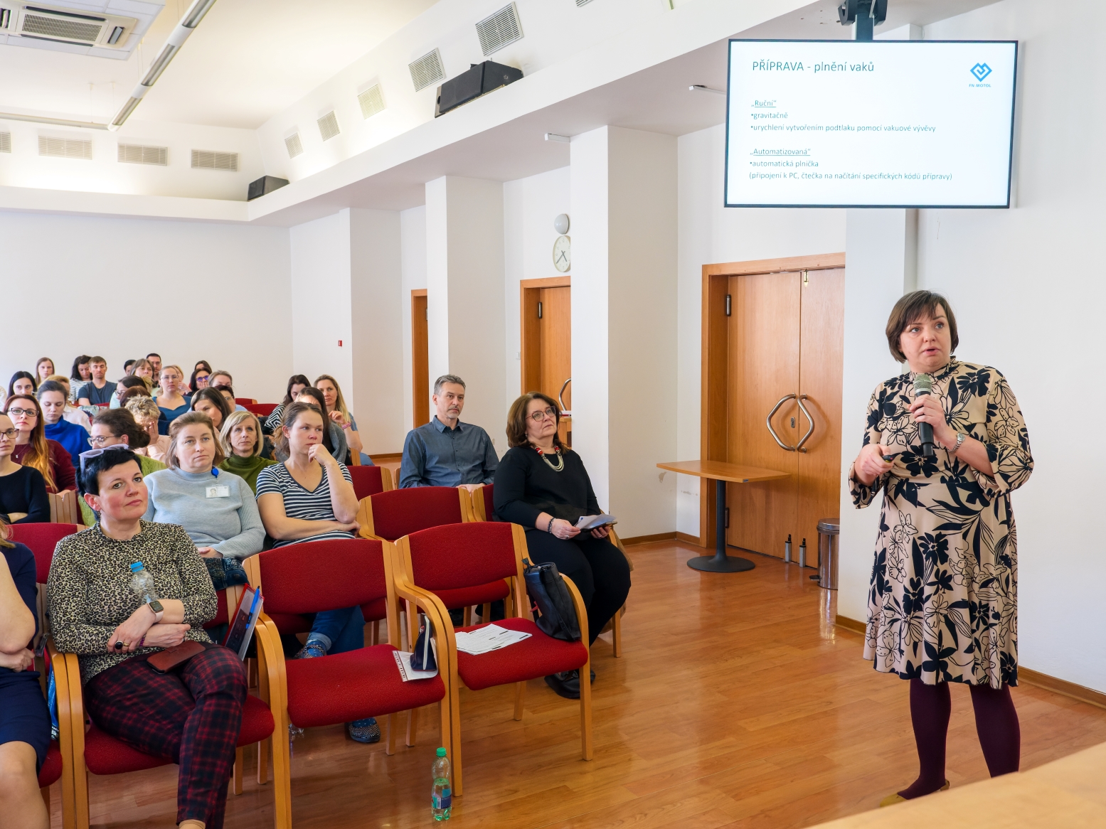 Odborný seminář na téma Nedonošené děti a novorozenci v Nemocniční lékárně FN Motol, určený farmaceutické veřejnosti.