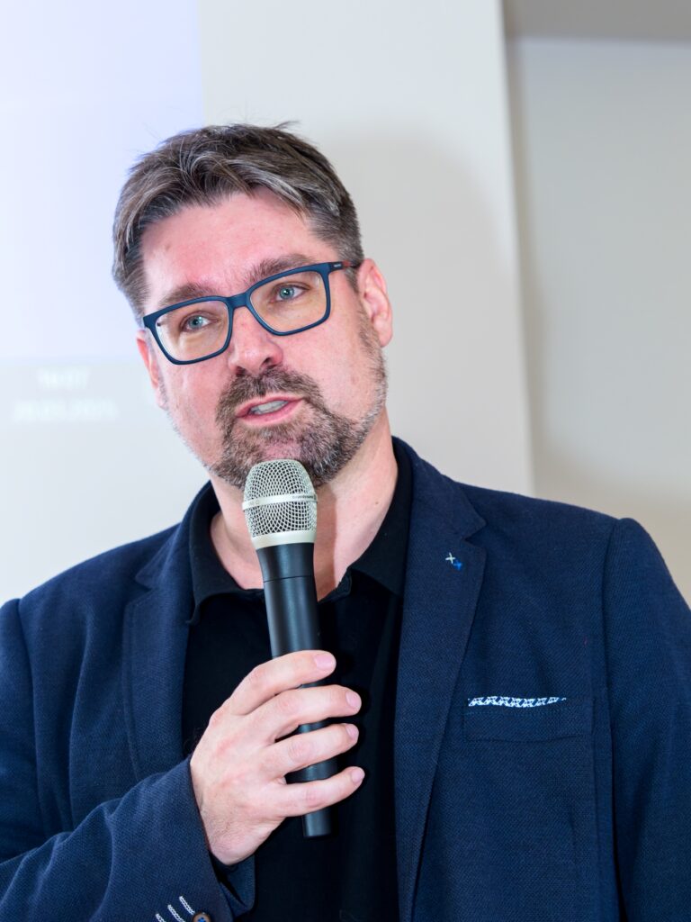 Odborný seminář na téma Nedonošené děti a novorozenci v Nemocniční lékárně FN Motol, určený farmaceutické veřejnosti.