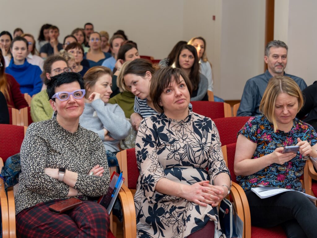 Odborný seminář na téma Nedonošené děti a novorozenci v Nemocniční lékárně FN Motol, určený farmaceutické veřejnosti.